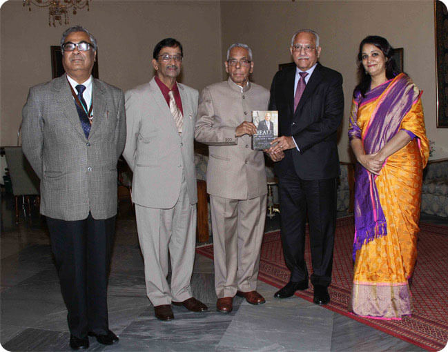 Healer presented to Governor