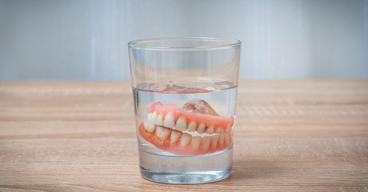 False Teeth – Types, Cleaning, Alternatives